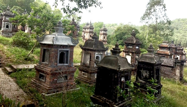 Vườn tháp chùa Bổ Đà chứa đựng nhiều giá trị văn hóa độc đáo.