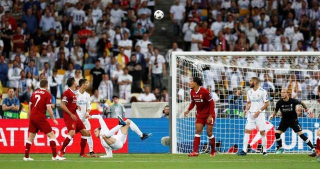 Cú tung người móc bóng của G. Bale, ghi bàn cho Real Madrid.