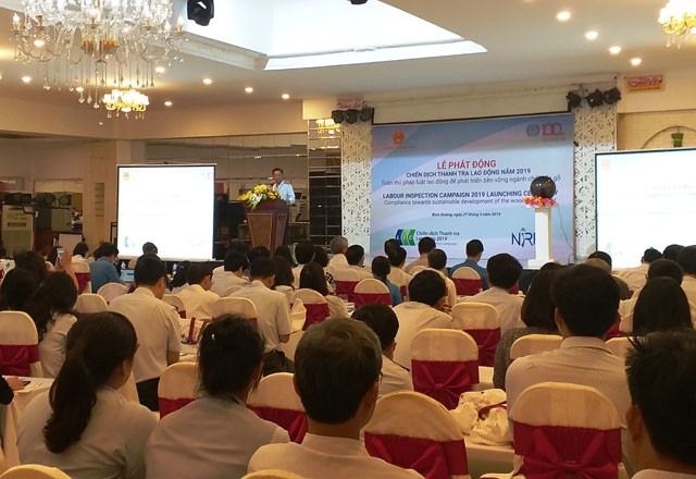 Đông đảo đại biểu tham dự lễ phát động.