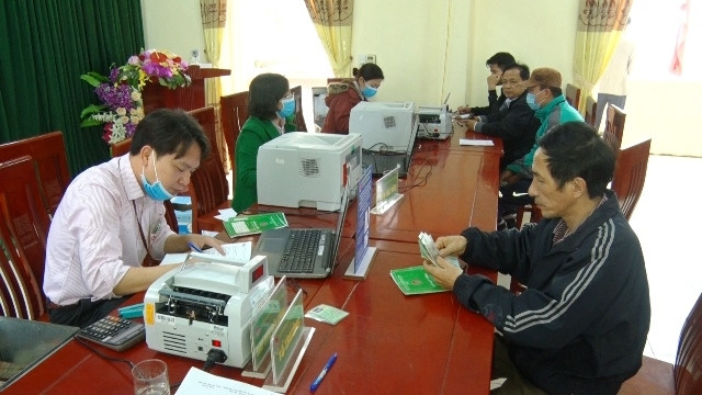 Ngân hàng Chính sách xã hội giải ngân, nâng mức vay cho sinh viên tại xã Tiên Tân, TP Phủ Lý.