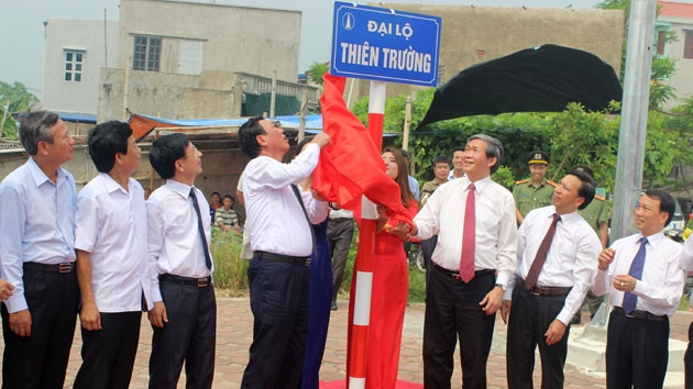 Đồng chí Đinh Thế Huynh, Ủy viên Bộ Chính trị, Thường trực Ban Bí thư, trực tiếp gắn tên Đại lộ Thiên Trường.