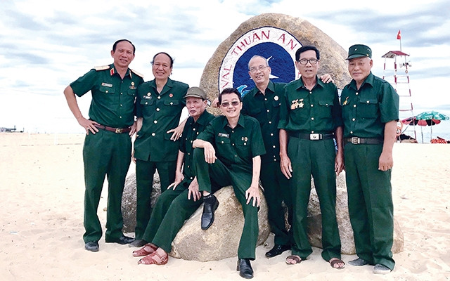 Các CCB từng tham gia trận chiến đấu cuối cùng, giải phóng Thừa Thiên Huế về thăm Thuận An năm 2019.