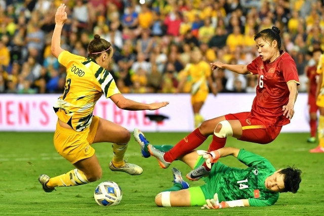 Dù rất cố gắng nhưng các nữ cầu thủ Việt Nam đã không thể tạo nên bất ngờ trước đối thủ quá mạnh Australia.