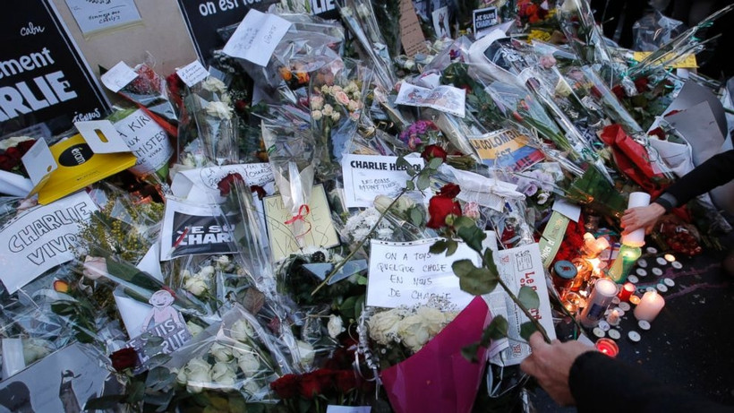 Tưởng niệm các nạn nhân trong vụ khủng bố kinh hoàng ở toà soạn báo Charlie Hebdo. 
