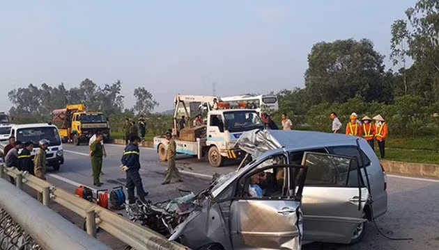  Hiện trường vụ tai nạn thảm khốc (Ảnh: Otofun)