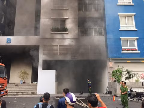 Chung cư Carina: Cháy trở lại và đã được dập tắt kịp thời