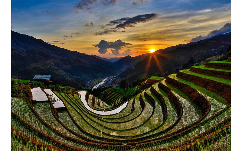 Hoàng hôn trên đỉnh Sáng Nhù. (ẢNH: NGUYỄN VŨ HẬU - PHÚ THỌ)