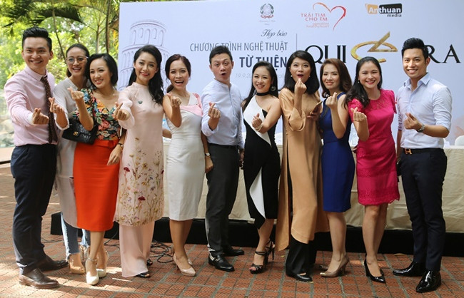 Các biên tập viên, MC tham gia chương trình "QUI E ORA" (Ảnh: Ban tổ chức).