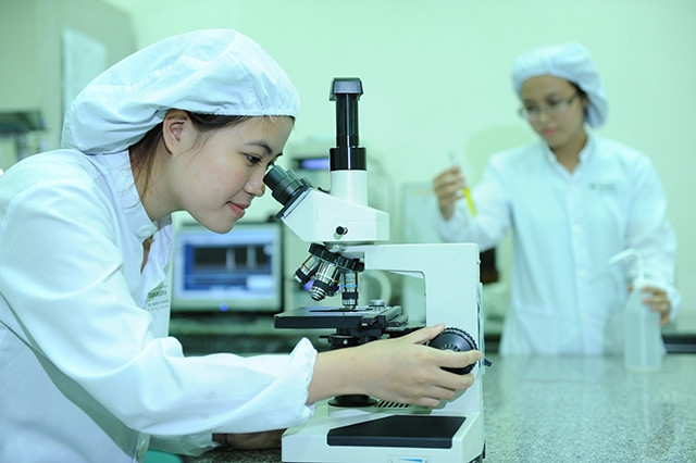 Trong lĩnh vực KH&CN, số lượng phụ nữ chiếm tỷ lệ khá cao, khoảng hơn 42%. Ảnh: hữu hồng