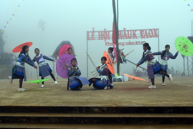 Vui hội Gầu Tào của người H’Mông ở Pha Long đầu năm mới