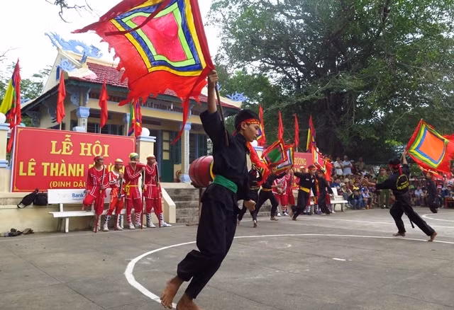 Các hoạt động tại lễ dâng hương.