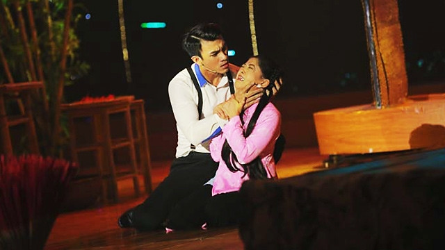 Một cảnh trong tiểu phẩm "Xuất giá tòng phu".