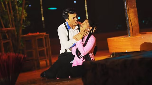 Một cảnh trong tiểu phẩm "Xuất giá tòng phu".