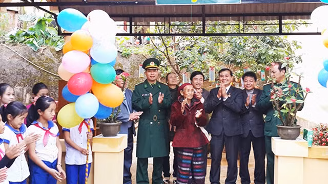 Lễ nhận phụng dưỡng Bà mẹ Việt Nam Anh hùng Hồ Thị Miết