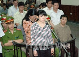 Bị cáo Dương Thị Bích Thuỷ
tại phiên toà.