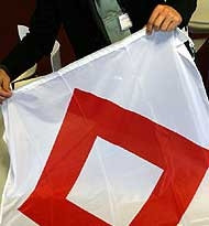 Biểu tượng Pha lê đỏ được công nhận là biểu tượng chính thức