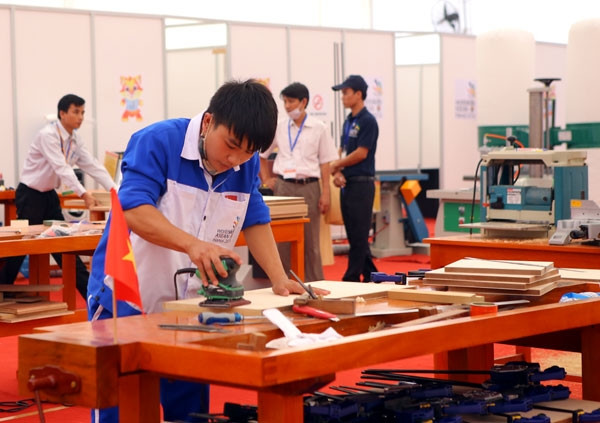 Các thí sinh Việt Nam tham gia thi tay nghề ASEAN.