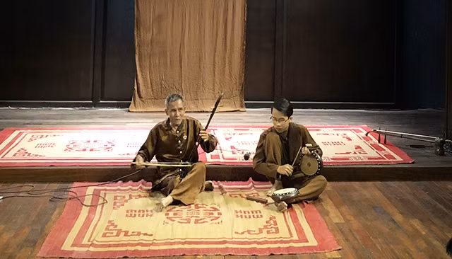 Một tiết mục biểu diễn tại chương trình “Nghệ thuật hát xẩm - Từ hè đường đến sân khấu”.