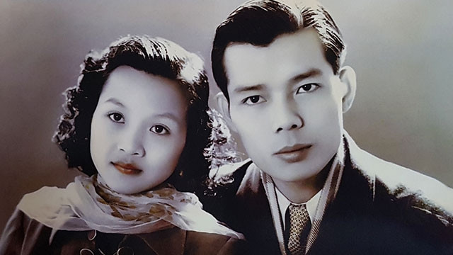 Vợ chồng nhà thơ Hoài Việt hồi trẻ.