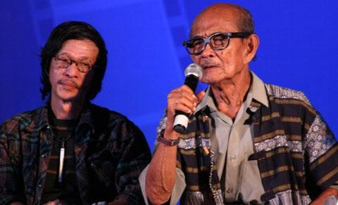 Nghệ sĩ Hồ Kiểng trong một buổi giao lưu tại TP Hồ Chí Minh năm 2009.