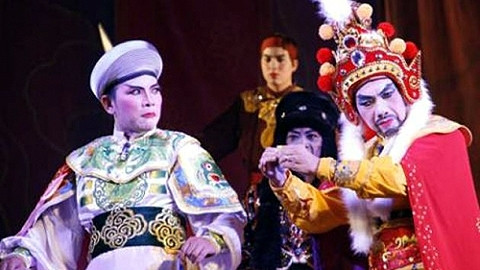 Cảnh trong vở Máu lửa ngập Thiên Trường của Nhà hát nghệ thuật truyền thống Cung đình Huế.