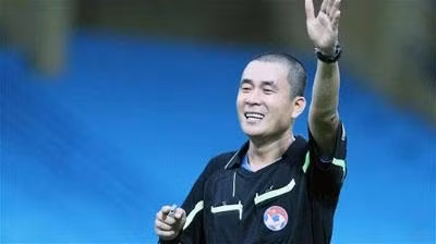 Trọng tài Nguyễn Trọng Thư. Ảnh VFF