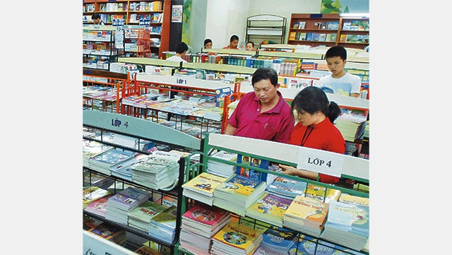 Phần lớn sách giáo khoa chỉ dùng một lần gây lãng phí cả nghìn tỷ đồng.