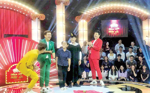 Bà Tân Vlog trong gameshow Thách thức danh hài.