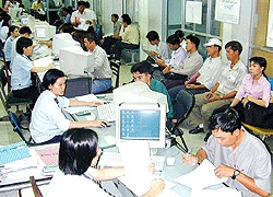 Làm thủ tục hải quan.
(Ảnh minh họa)