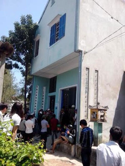 Khu nhà trọ hai tầng, nơi phát hiện hai SV chết trong phòng.