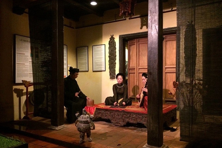 Biểu diễn ca trù tại không gian nhà cổ 87 Mã Mây, Hà Nội.