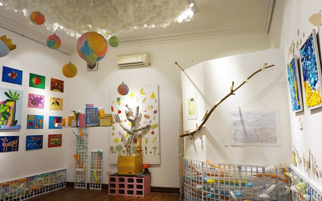 Buổi triển lãm diễn ra trong không gian hết sức ấm áp.