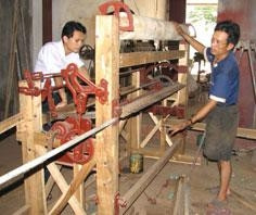 Người chế tạo máy dệt chiếu