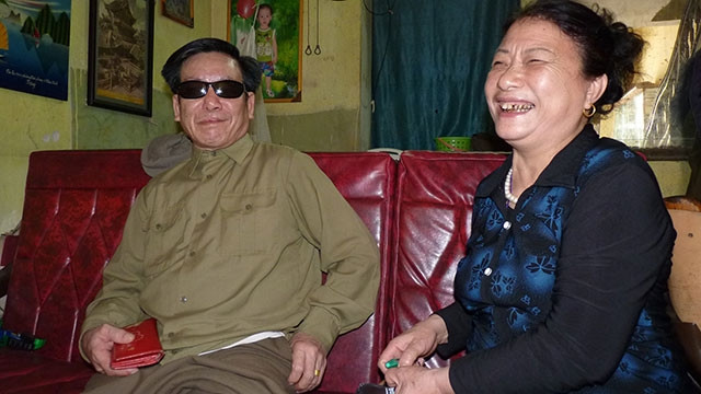 Vợ chồng thương binh Phạm Văn Bắc. 