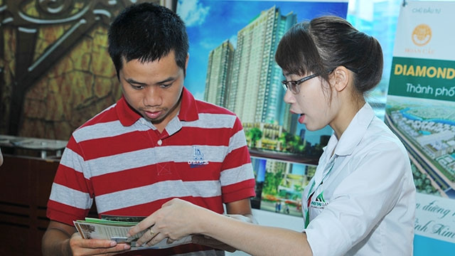 Cấp tín dụng đối với lĩnh vực kinh doanh BĐS tiềm ẩn nhiều rủi ro đối với ngân hàng. Ảnh: NAM ANH