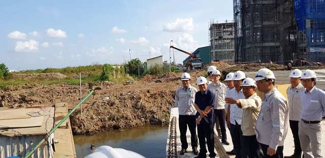 Lãnh đạo tỉnh Cà Mau khảo sát tiến độ xây dựng nhà máy sản xuất NPK.