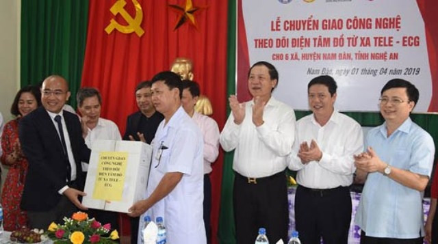 Trạm Y tế xã Nam Thái nhận công nghệ được chuyển giao từ Cục Công nghệ Thông tin (Bộ Y tế).