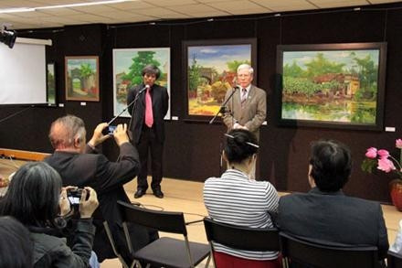 NSND Ngô Mạnh Lân bày tỏ cảm xúc khi có mặt ở Pháp để giới thiệu các tác phẩm.