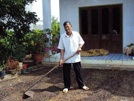 Anh hùng Bùi Ngọc Ðủ.