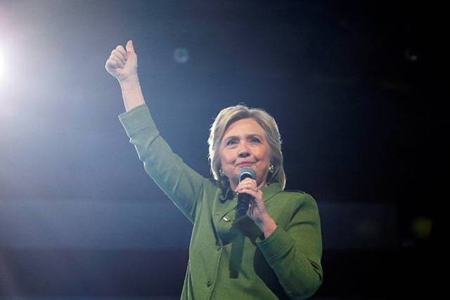 Bà Hillary Clinton.