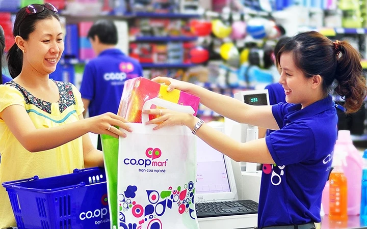 Túi giấy được sử dụng tại hệ thống siêu thị Co.opmart .
