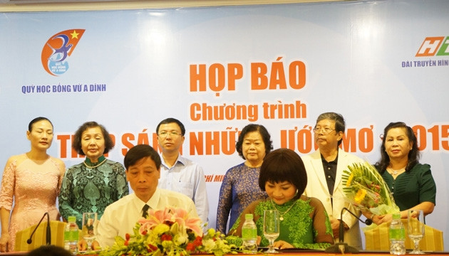 Lễ ký kết tài trợ dự án “Ươm mầm tương lai”.