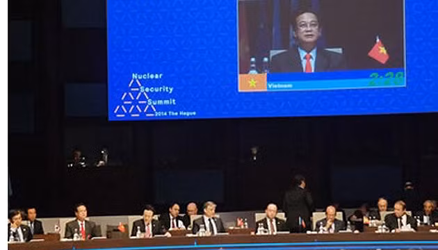 Thủ tướng Nguyễn Tấn Dũng phát biểu tại Phiên toàn thể Hội nghị. (Ảnh: VOV)