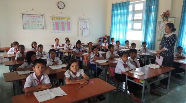 Một tiết học tiếng Ba Na của trường tiểu học xã Đác Rơ Wa, TP Kon Tum.