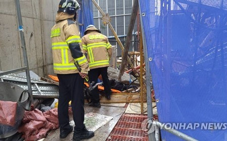 Hiện trường vụ tai nạn lao động tại Sokcho (Ảnh: Yonhap)