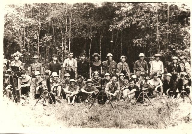 Đại đội pháo cối 82 mm gồm các cán bộ, nhân viên của Ban THT.Ư Cục đã nhiều lần pháo kích sân bay địch ở Thiện Ngôn. Ảnh tư liệu