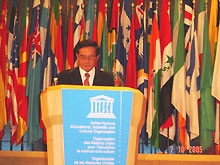 Thứ trưởng Ngoại giao Lê Công Phụng<br>phát biểu tại Đại hội đồng<br>UNESCO lần thứ 33 tại Paris.