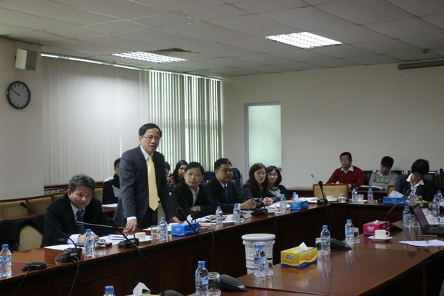 Cơ quan BHXH Việt Nam và Tổng công ty Bưu điện Việt Nam phối hợp thực hiện việc triển khai lập danh sách hộ gia đình tham gia BHYT.