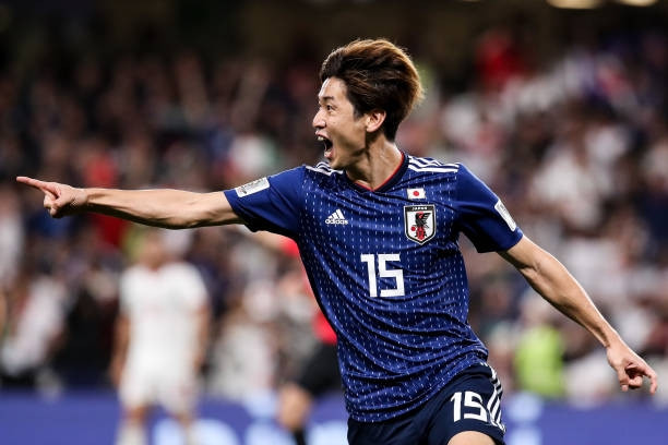 Tiền đạo Yuya Osako chơi nổi bật trên hàng công Nhật Bản khi đóng góp hai pha lập công.