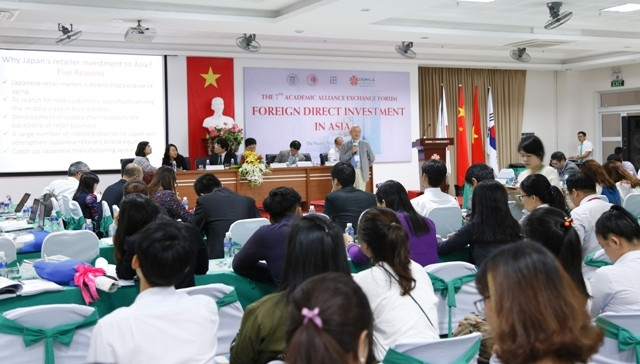 Có 23 báo cáo chuyên đề trình bày tại Hội thảo quốc tế Đầu tư trực tiếp nước ngoài tại châu Á.